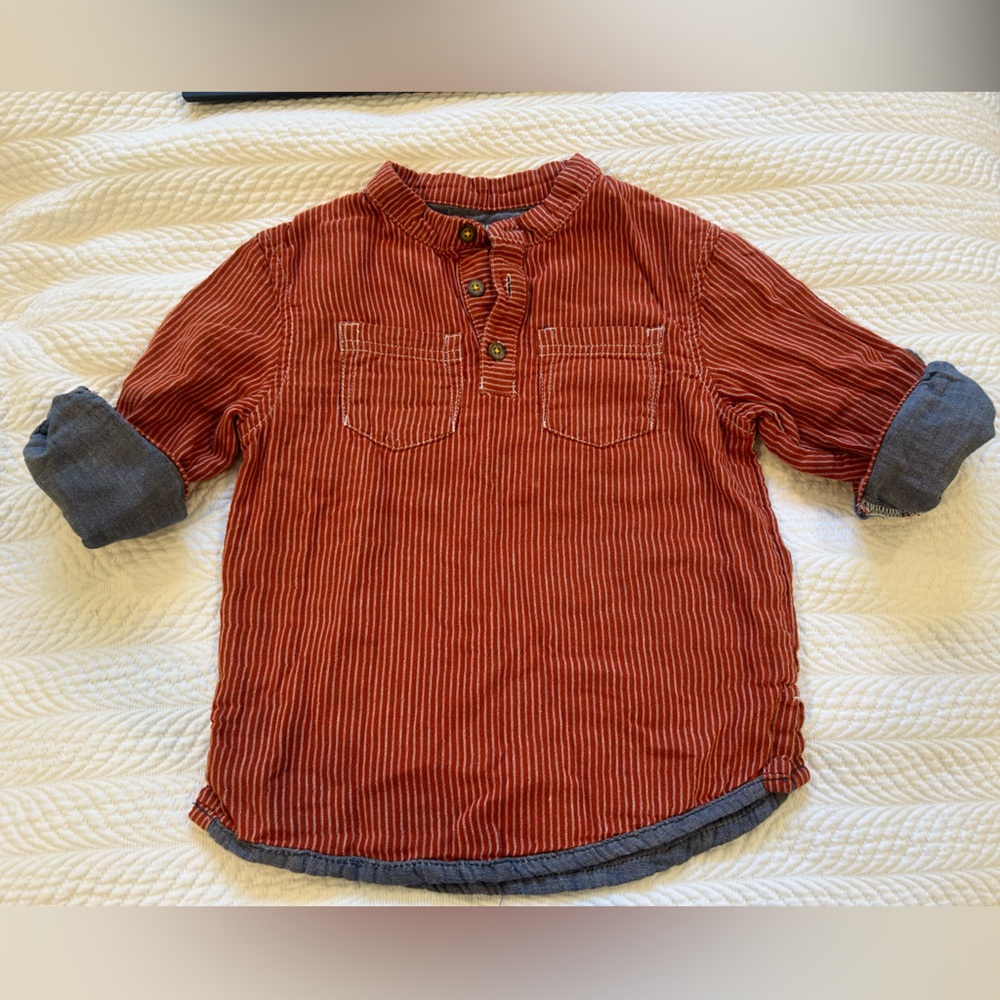 Oshkosh Boys Shirt, Size 4T.